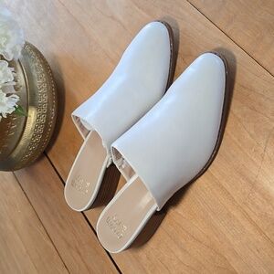 Crown & Ivy Kelsey Mule